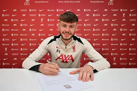 بعد صلاح وفان دايك.. ليفربول يعلن تمديد عقد كونور برادلي